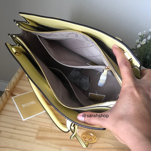 🌼Michael Kors Set - Picture 9 of 16